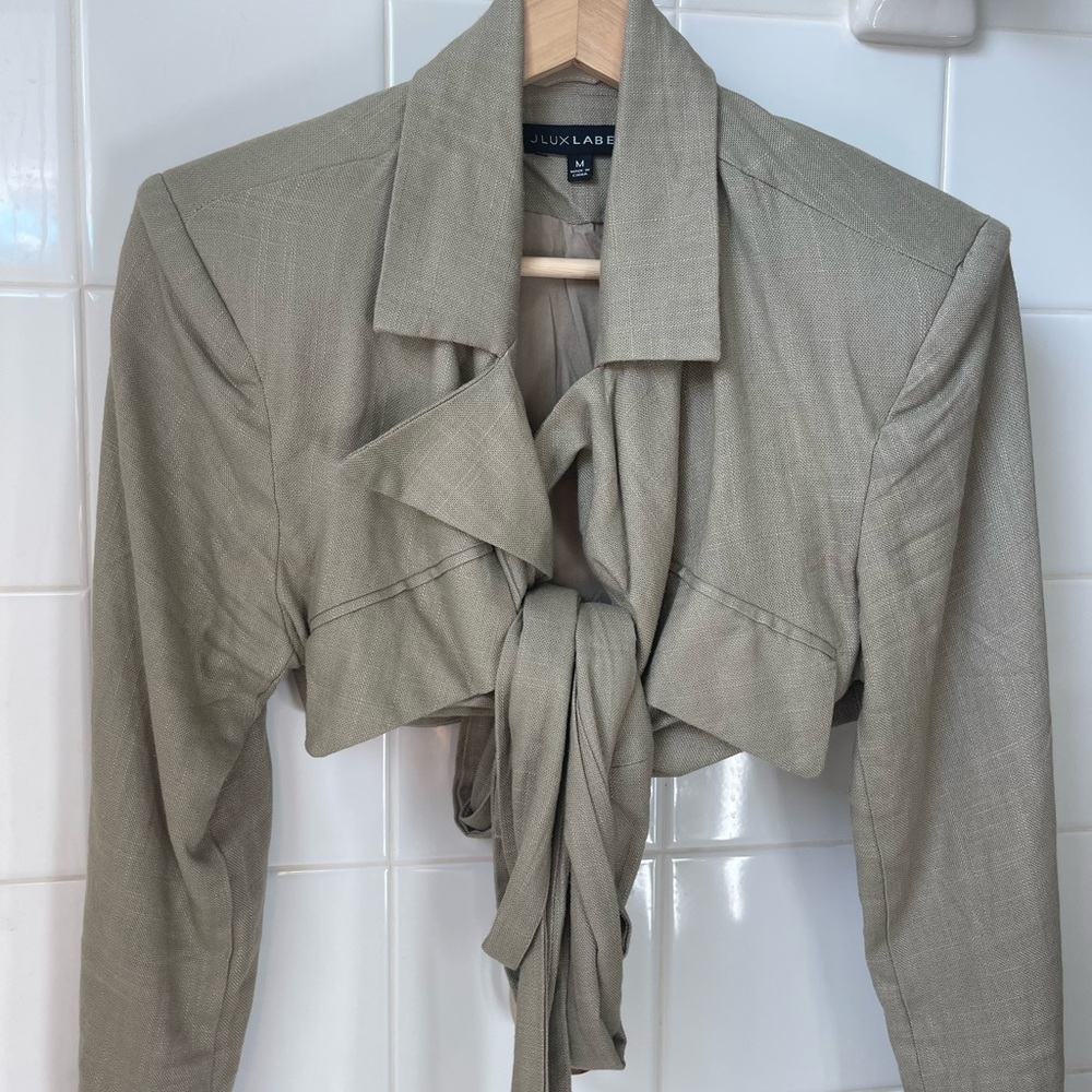 JLUX crop shoulder pad linen shirt